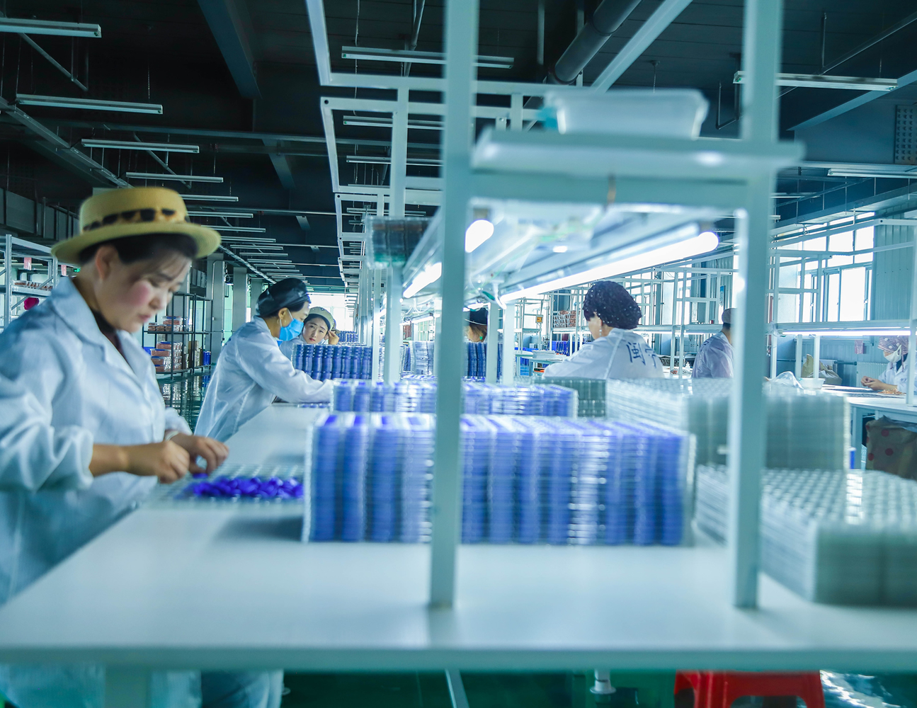 卡立方集團寧夏生產基地：NFC鑰匙扣領域的規?；c定制化標桿